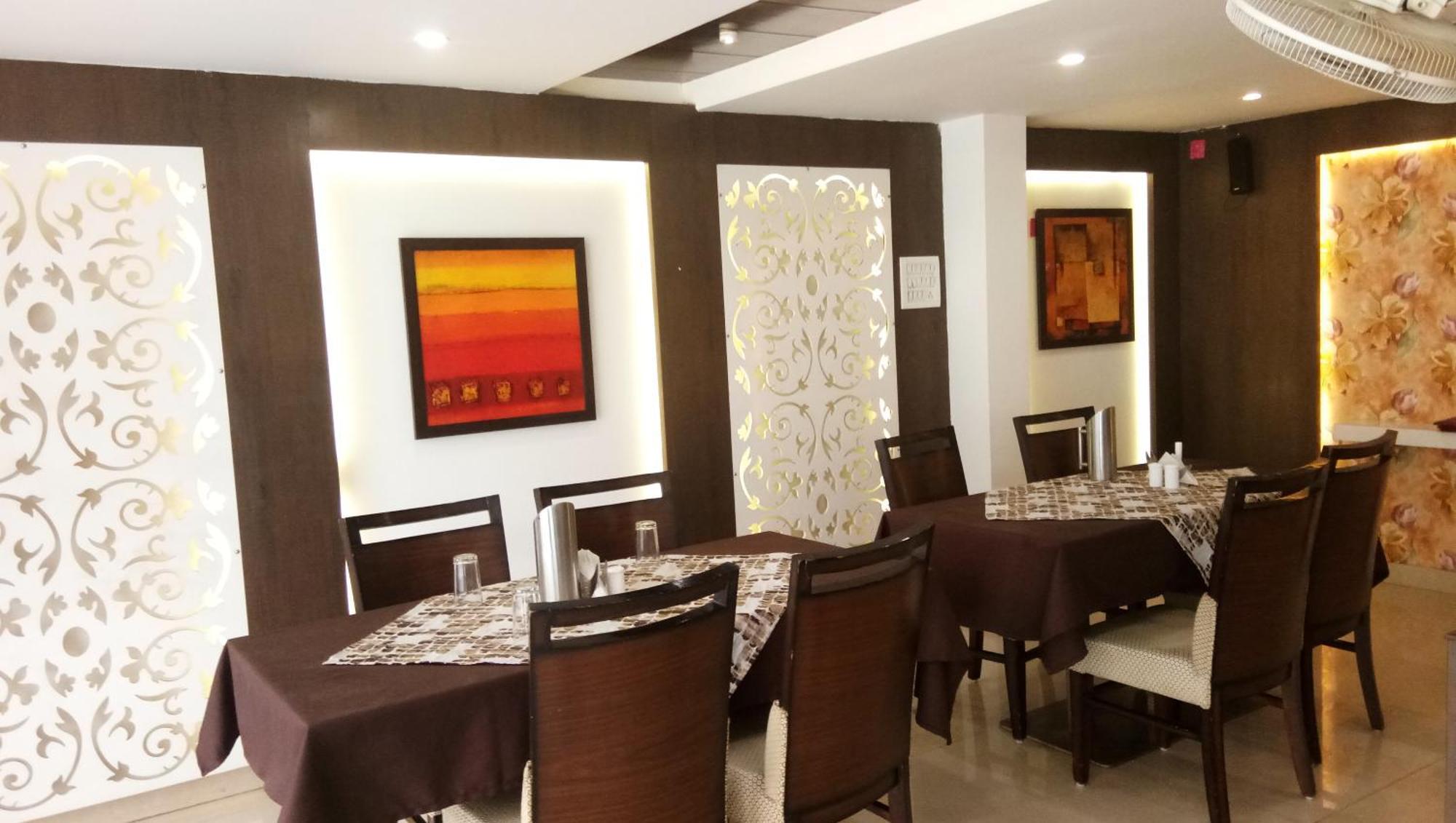 Hotel Banjara Бопал Екстериор снимка