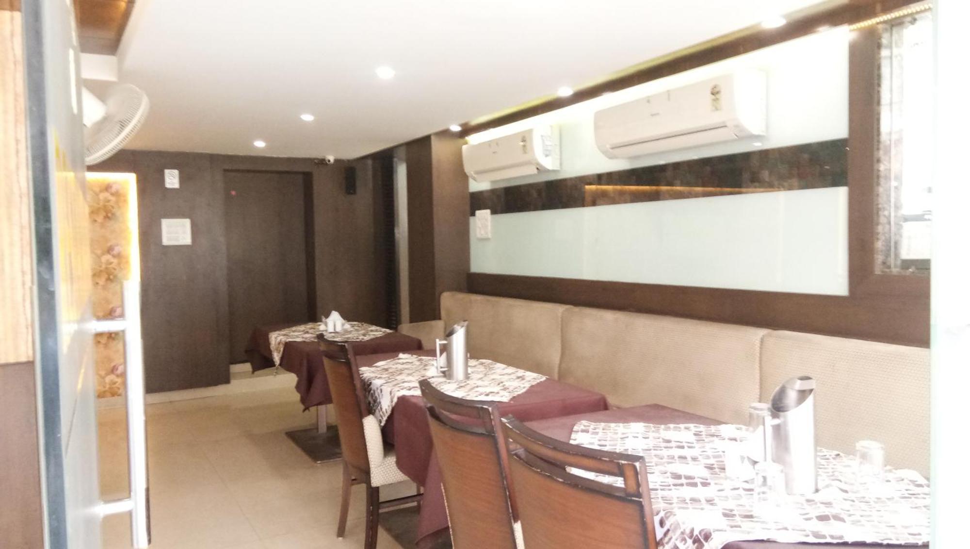 Hotel Banjara Бопал Екстериор снимка