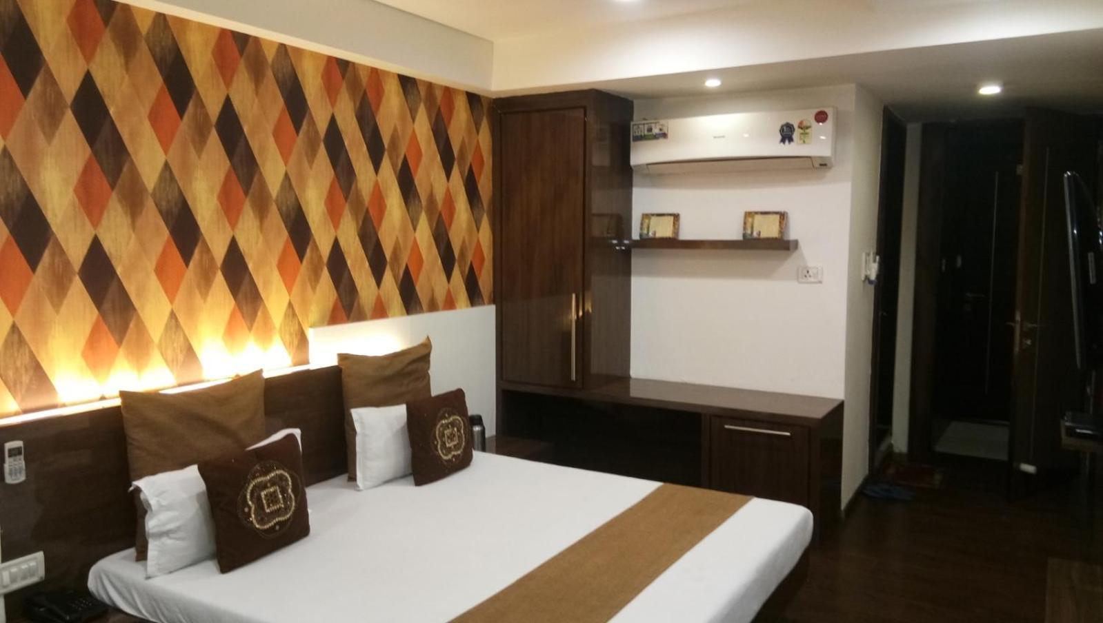 Hotel Banjara Бопал Екстериор снимка