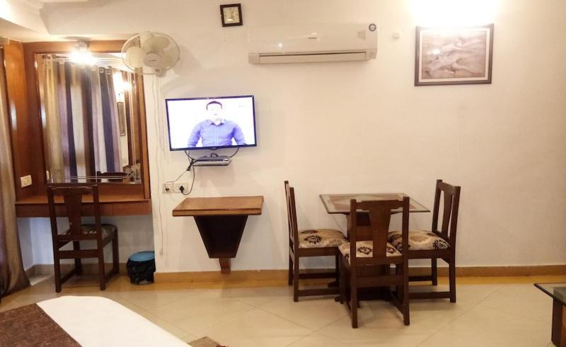 Hotel Banjara Бопал Екстериор снимка