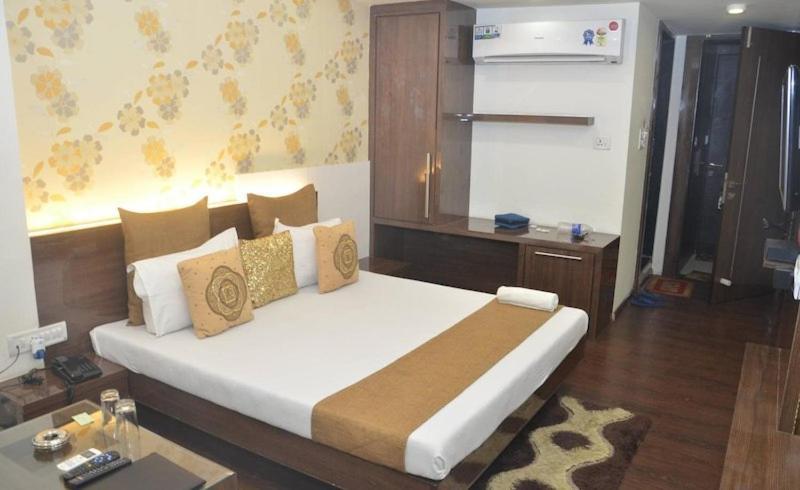 Hotel Banjara Бопал Екстериор снимка