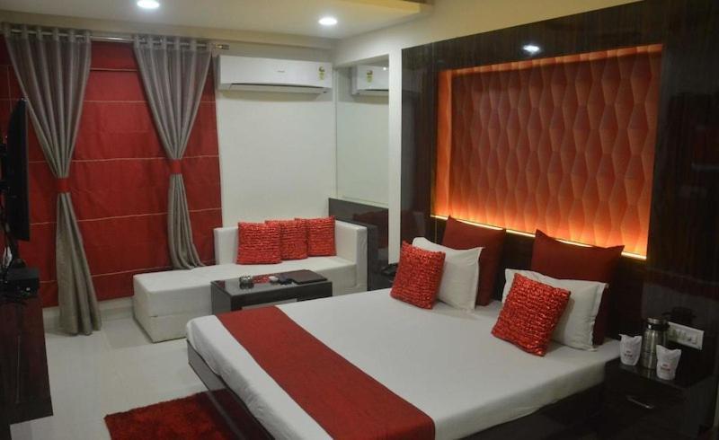 Hotel Banjara Бопал Екстериор снимка